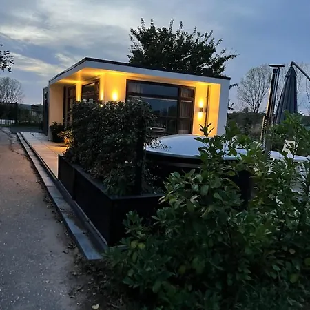 Holiday home Luxus Hafenblick Lathum